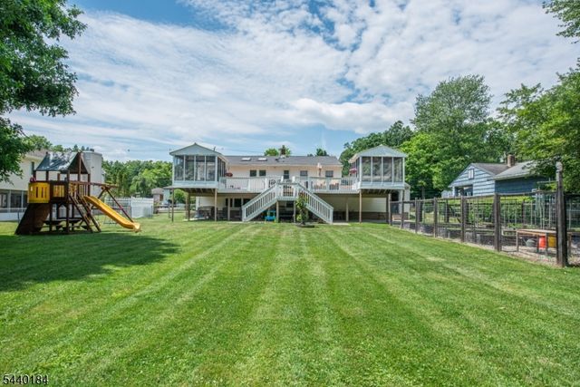 128 Overlook Ave, East Hanover Twp., NJ 07936