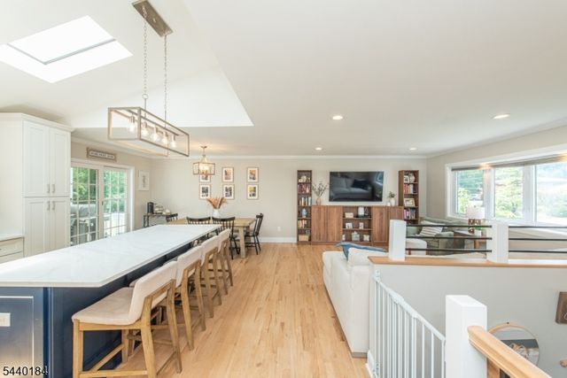 128 Overlook Ave, East Hanover Twp., NJ 07936