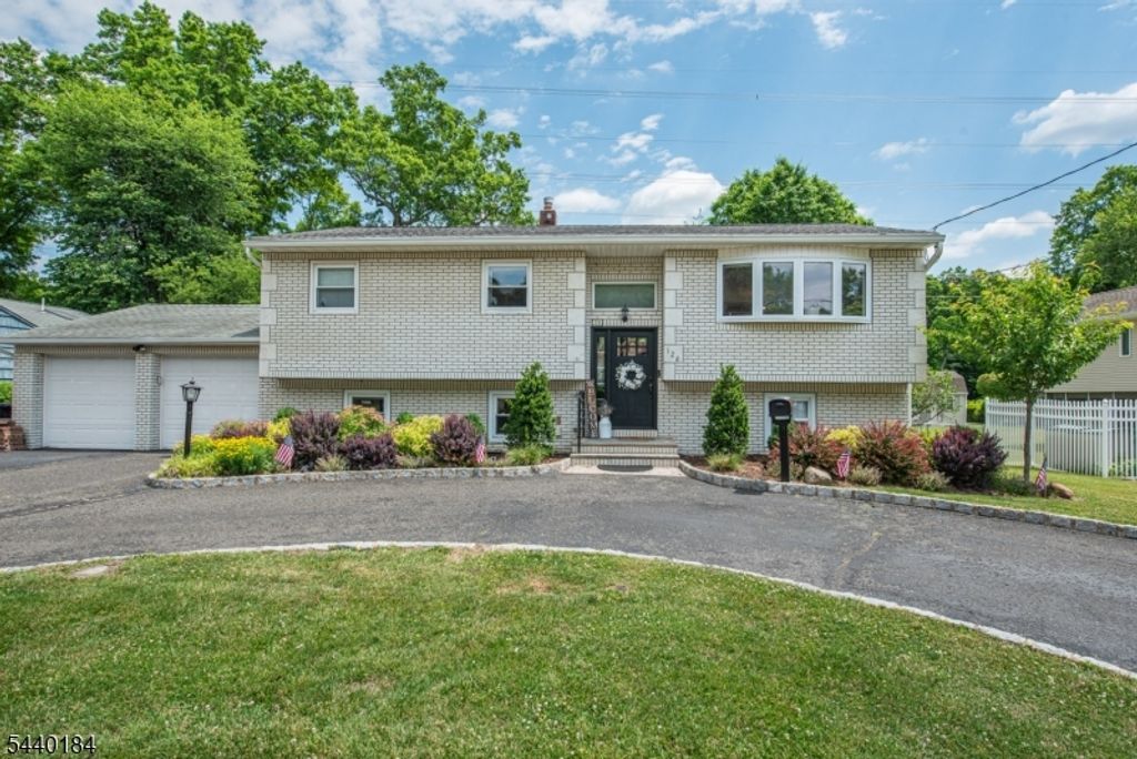 128 Overlook Ave, East Hanover Twp., NJ 07936