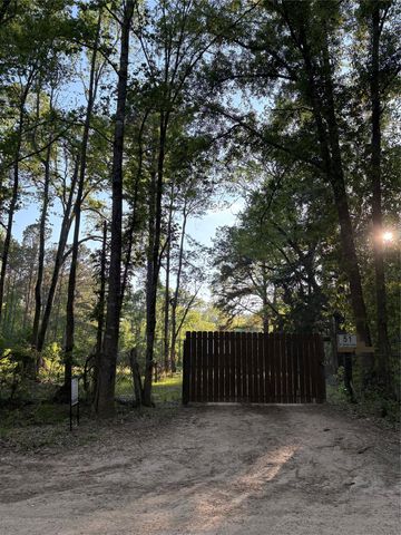 51 N Winter Creek, Cleveland, TX 77328