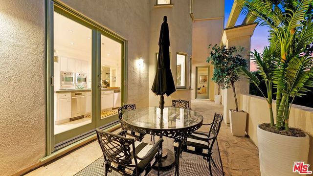 1368 Doheny Place, Los Angeles, CA 90069