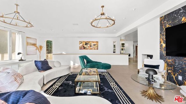 1368 Doheny Place, Los Angeles, CA 90069