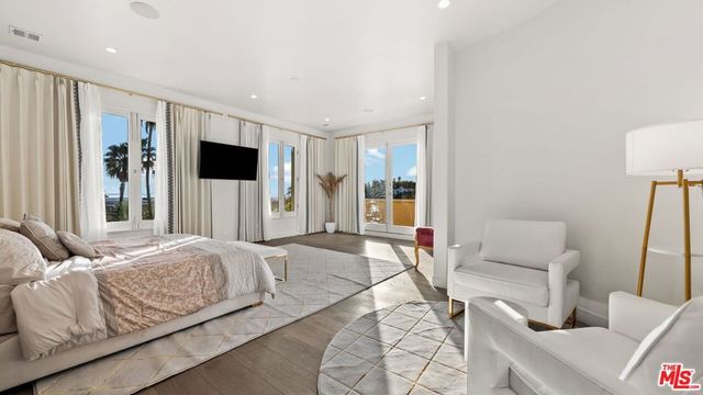 1368 Doheny Place, Los Angeles, CA 90069