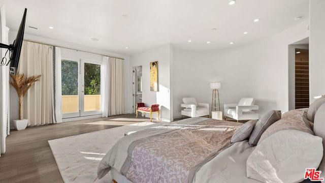 1368 Doheny Place, Los Angeles, CA 90069