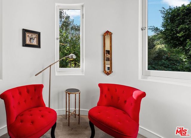 1368 Doheny Place, Los Angeles, CA 90069