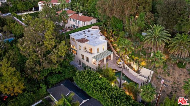 1368 Doheny Place, Los Angeles, CA 90069