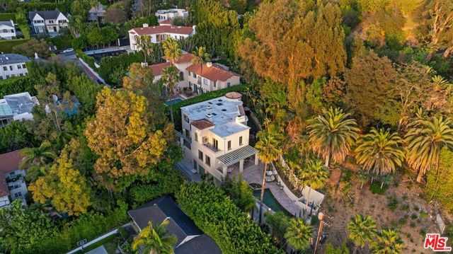 1368 Doheny Place, Los Angeles, CA 90069