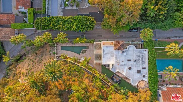 1368 Doheny Place, Los Angeles, CA 90069