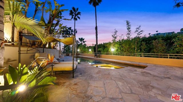 1368 Doheny Place, Los Angeles, CA 90069