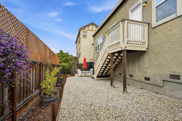 2017 Verbena Dr, Santa Rosa, CA 95404