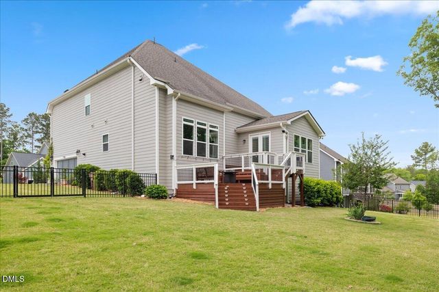 1049 Queensdale Drive, Cary, NC 27519