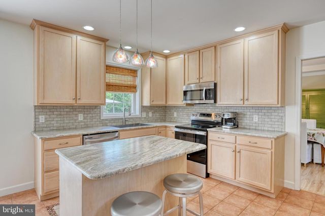 17 JENNIFER DR, Bernville, PA 19506
