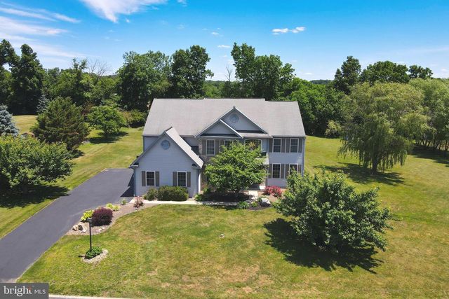 17 JENNIFER DR, Bernville, PA 19506