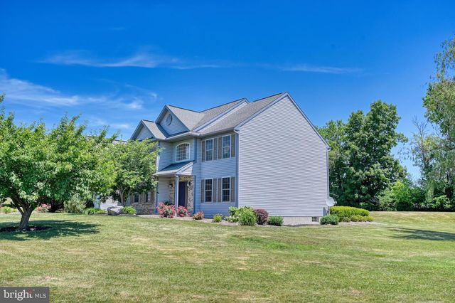 17 JENNIFER DR, Bernville, PA 19506