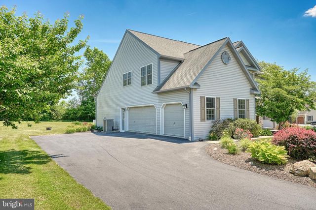 17 JENNIFER DR, Bernville, PA 19506