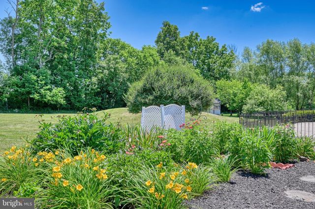 17 JENNIFER DR, Bernville, PA 19506