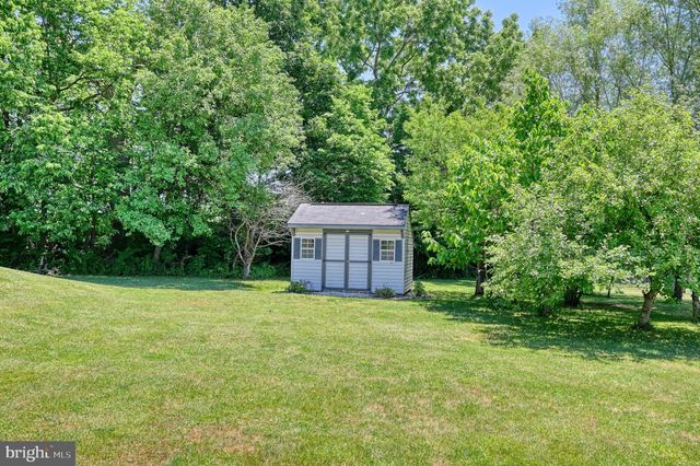 17 JENNIFER DR, Bernville, PA 19506
