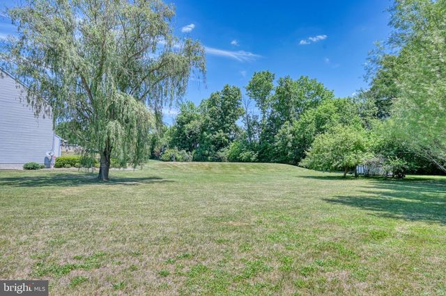 17 JENNIFER DR, Bernville, PA 19506