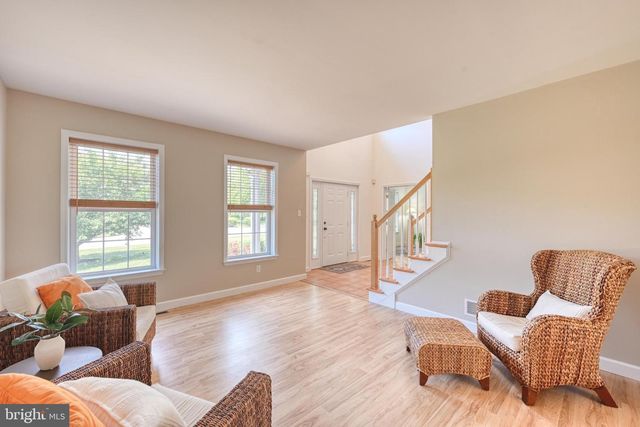 17 JENNIFER DR, Bernville, PA 19506