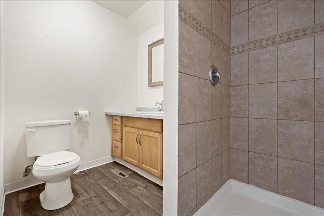 1004 Mineral STREET, Milwaukee, WI 53204