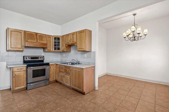 1004 Mineral STREET, Milwaukee, WI 53204