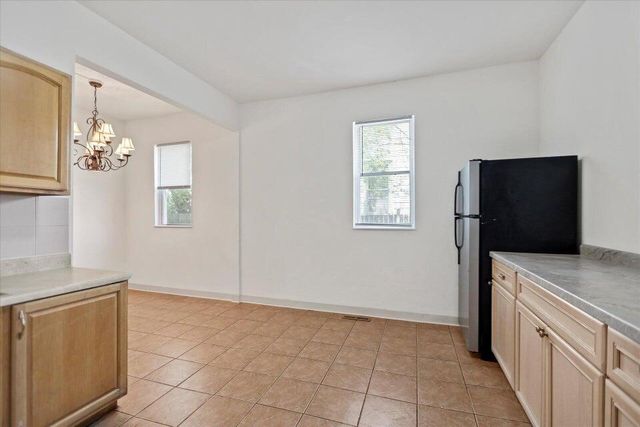1004 Mineral STREET, Milwaukee, WI 53204