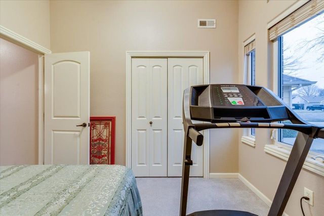 101 N Crosswood Ln, Derby, KS 67037