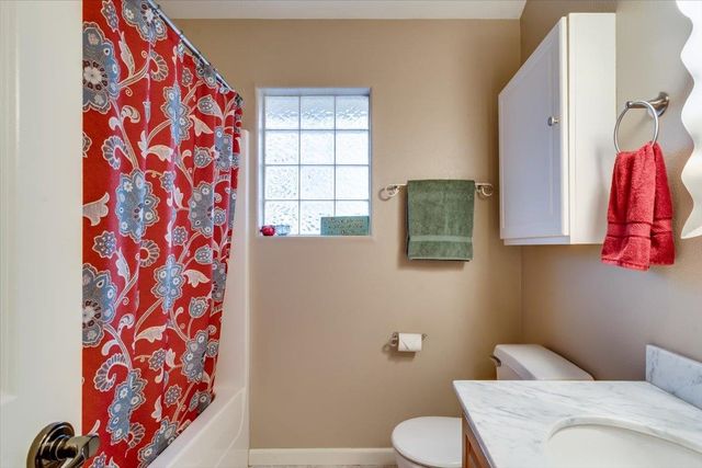 101 N Crosswood Ln, Derby, KS 67037