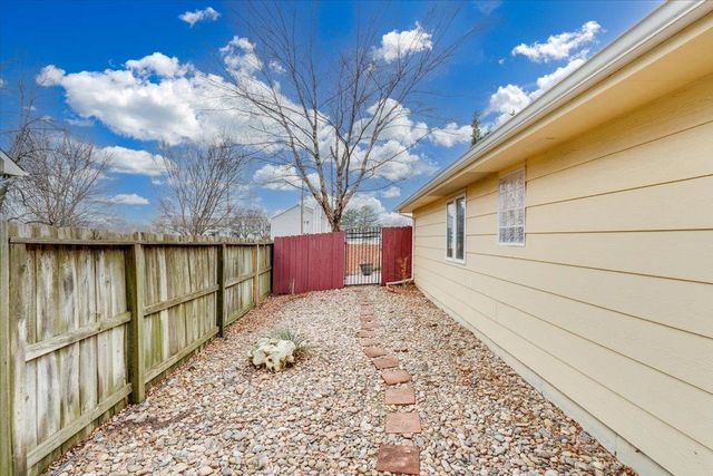 101 N Crosswood Ln, Derby, KS 67037