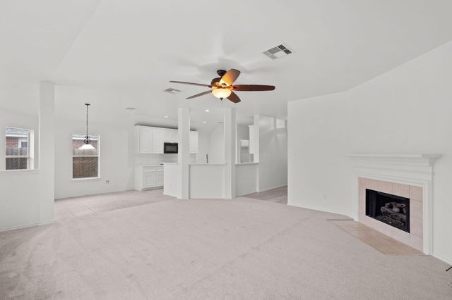 112 Sandstone Bend Lane, Dickinson, TX 77539