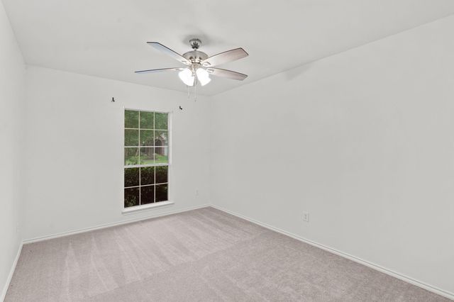 112 Sandstone Bend Lane, Dickinson, TX 77539