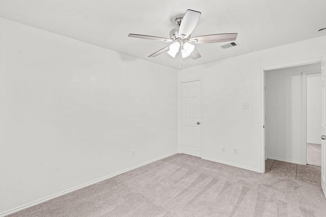 112 Sandstone Bend Lane, Dickinson, TX 77539