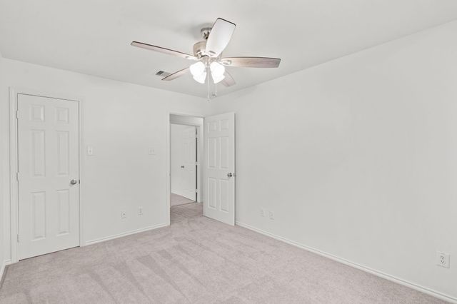 112 Sandstone Bend Lane, Dickinson, TX 77539