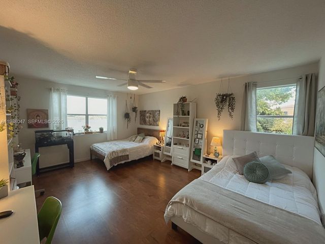 605 Ives Dairy Rd 205-7, Miami, FL 33179