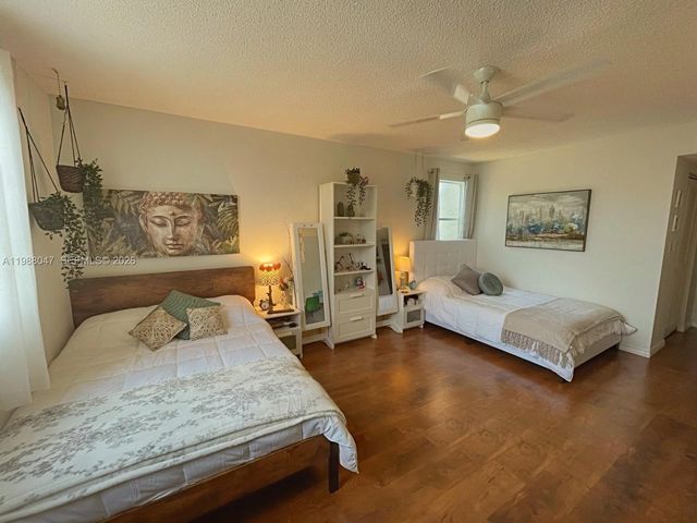 605 Ives Dairy Rd 205-7, Miami, FL 33179
