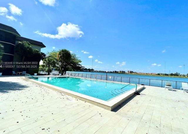 605 Ives Dairy Rd 205-7, Miami, FL 33179