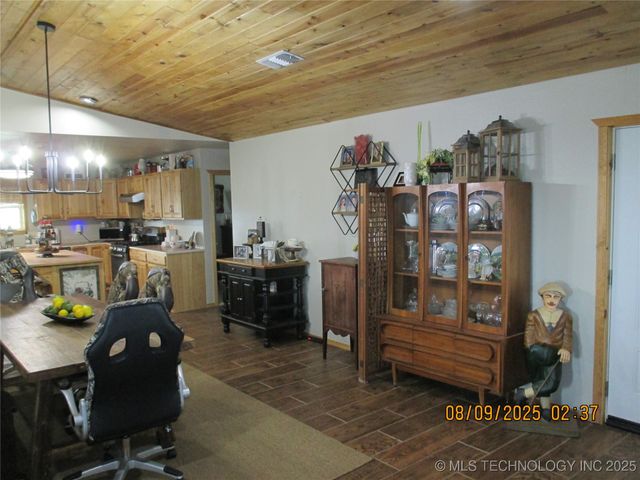 554 N 4206 Road, Hugo, OK 74743