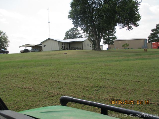 554 N 4206 Road, Hugo, OK 74743