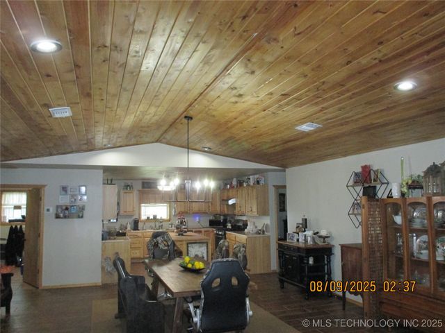 554 N 4206 Road, Hugo, OK 74743