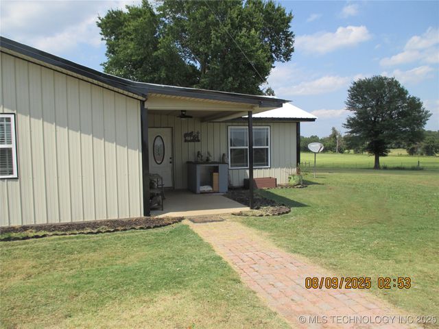 554 N 4206 Road, Hugo, OK 74743