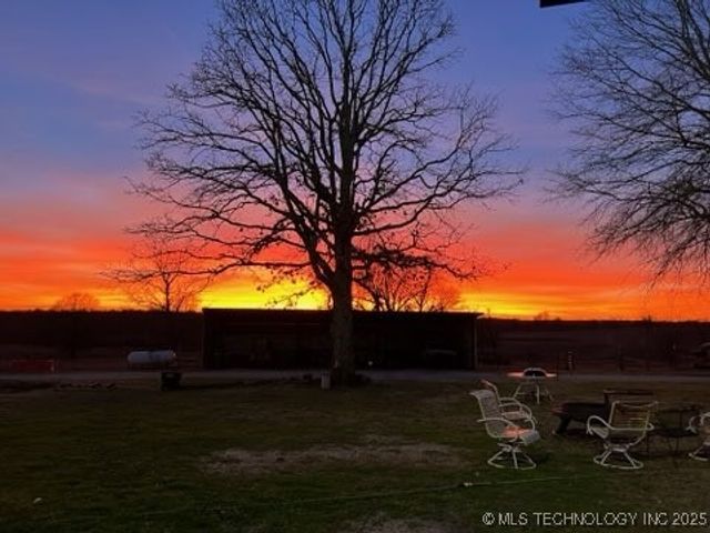 554 N 4206 Road, Hugo, OK 74743