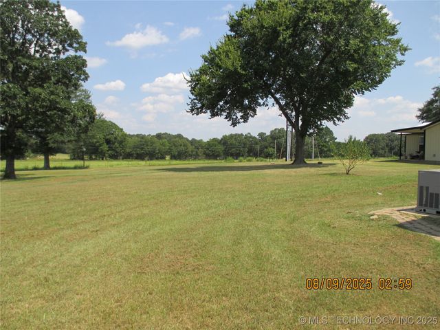 554 N 4206 Road, Hugo, OK 74743