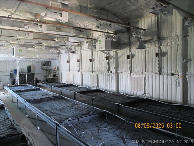 554 N 4206 Road, Hugo, OK 74743