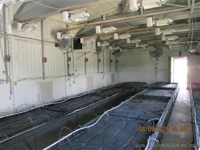 554 N 4206 Road, Hugo, OK 74743