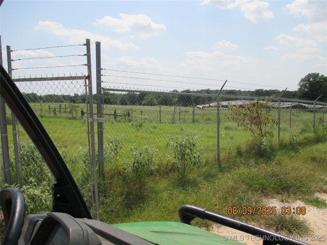 554 N 4206 Road, Hugo, OK 74743
