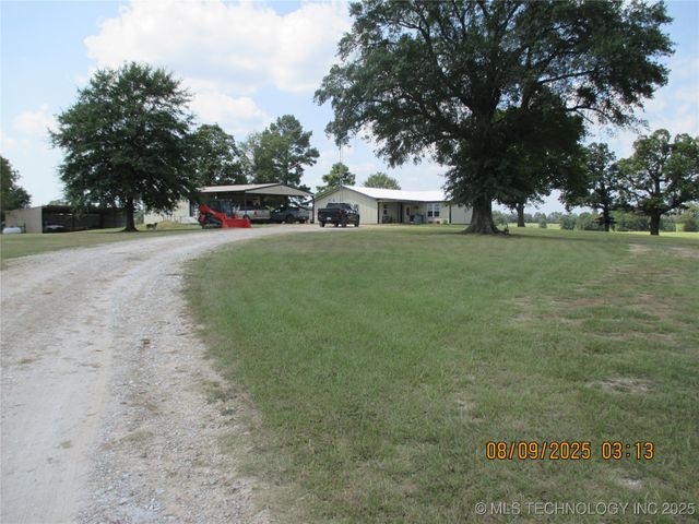 554 N 4206 Road, Hugo, OK 74743