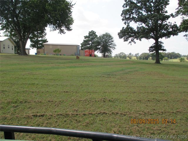 554 N 4206 Road, Hugo, OK 74743