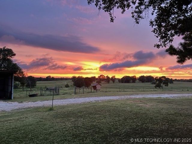 554 N 4206 Road, Hugo, OK 74743