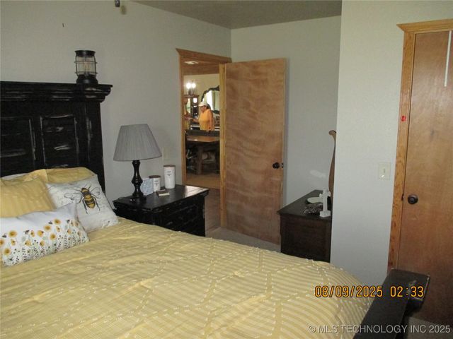 554 N 4206 Road, Hugo, OK 74743