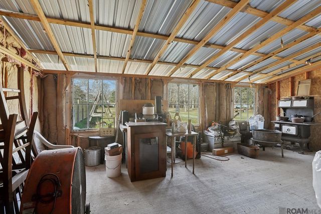 20224 Riverside Rd, Springfield, LA 70462